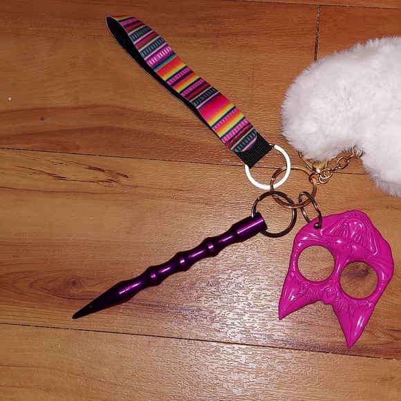 Self defense keychain - Picture 3 of 3